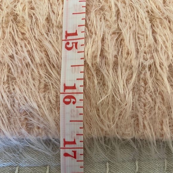 NWOT ~ Lovers + Friends ~Cropped Pink Eyelash Sweater ~ Medium - Picture 3 of 5